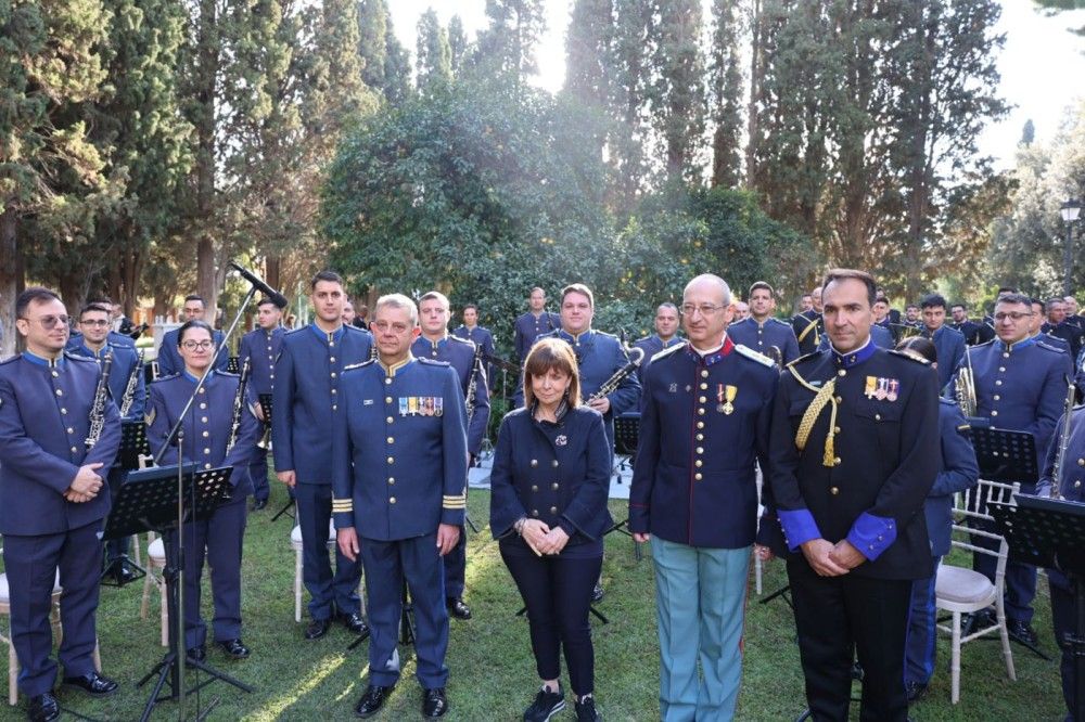 Προεδρικό Μέγαρο: πλήθος κόσμου βρέθηκε στη χριστουγεννιάτικη εκδήλωση