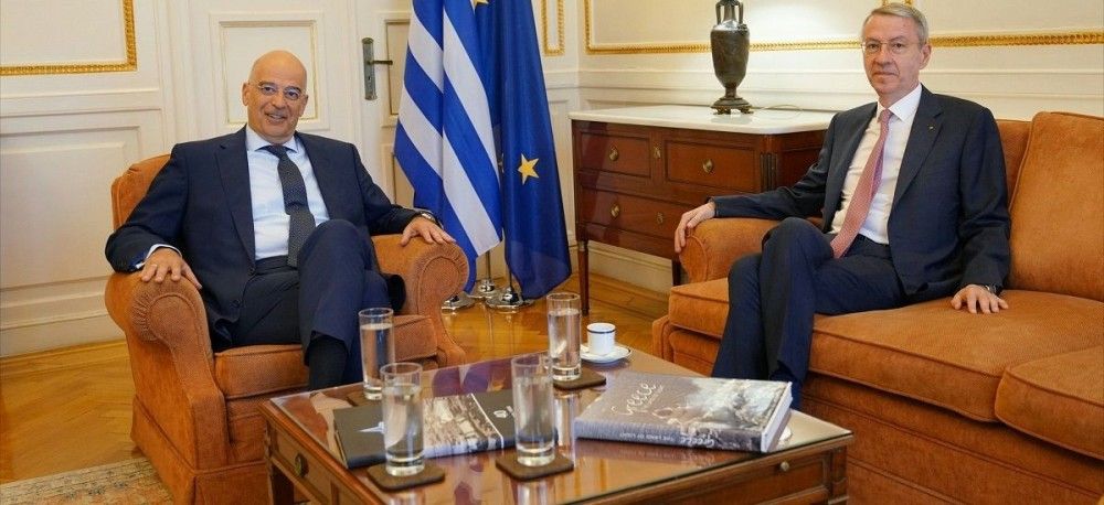 Συνάντηση Δένδια με τον πρέσβη της Ρουμανίας