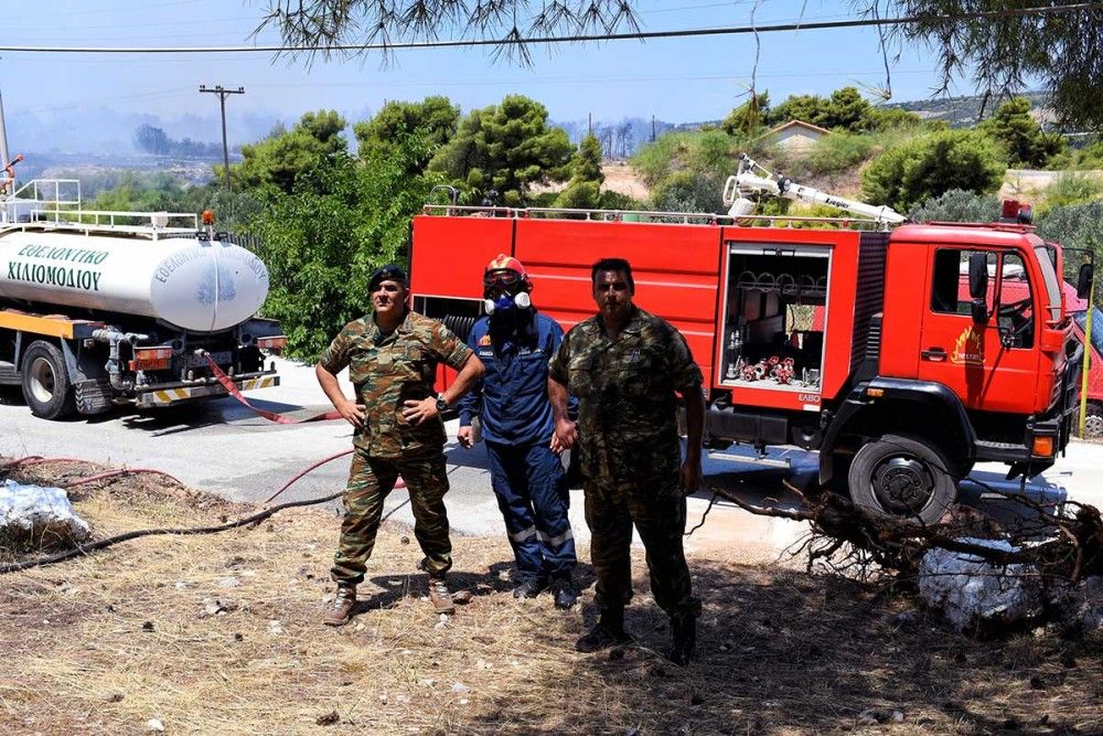 Μάχη με τις φλόγες στις Κεχριές Κορινθίας &#8211; Διάσπαρτες οι εστίες