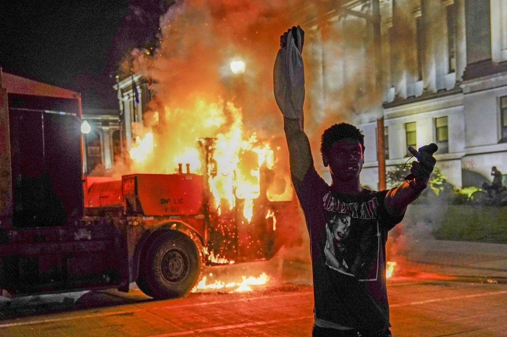 ΗΠΑ: Δυσανάλογα υψηλός ο αριθμός των Αφροαμερικανών που πέφτουν νεκροί από σφαίρες αστυνομικών