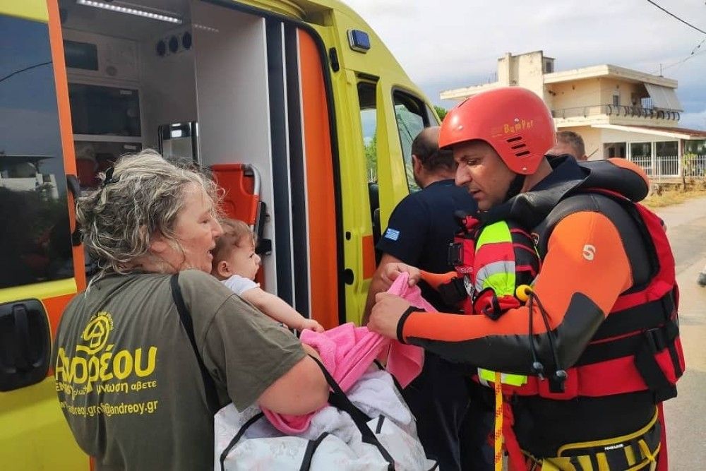 Οι τράπεζες συμπαρίστανται στους πληγέντες από τις πλημμύρες στην Εύβοια