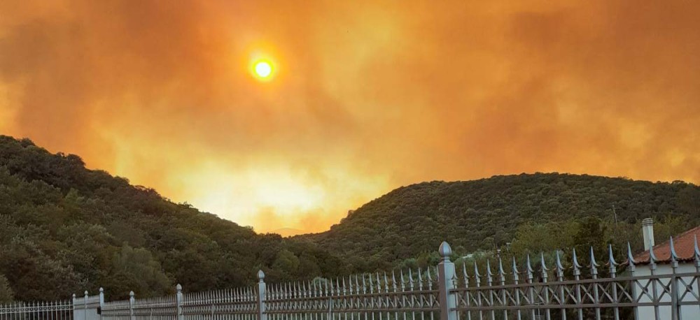 Παραμένει σε εξέλιξη η πυρκαγιά στη Μάνη &#8211; Ισχυρές πυροσβεστικές δυνάμεις στο σημείο