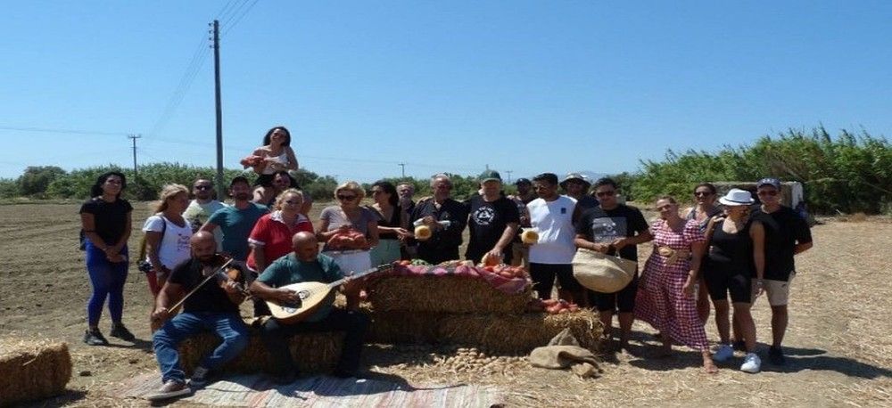 Αγρότες για μια μέρα έγιναν γνωστοί ηθοποιοί και σεφ στη Νάξο