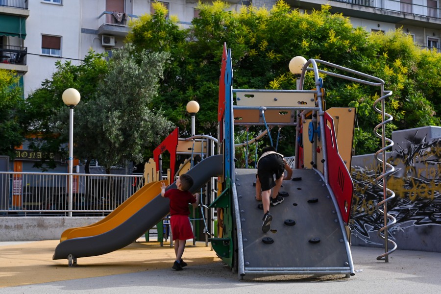 Η παιδική χαρά της Αθήνας που μεταμορφώθηκε σ’ ένα πραγματικό στολίδι