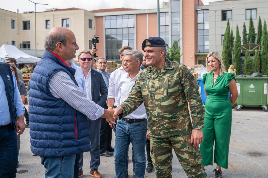 Θεσσαλία: επίσκεψη Χατζηδάκη και Επιτρόπου Σμιτ - «Είμαστε εδώ να οργανώσουμε μαζί όλα όσα πρέπει»