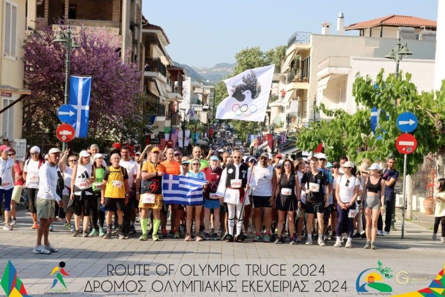 «Δρόμος Ολυμπιακής Εκεχειρίας 2024»: ηχηρό μήνυμα ειρήνης έστειλαν 500 δρομείς από 17 χώρες