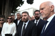 Συγκίνηση στο διετές μνημόσυνο της Φώφης Γεννηματά - Σύσσωμο το ΠΑΣΟΚ στο Α' Νεκροταφείο