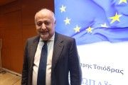 Μητσοτάκης στην παρουσίαση βιβλίου του Δημήτρη Τσιόδρα: Η Ελλάδα  χρειάζεται ικανούς ανθρώπους με φρέσκες ιδέες